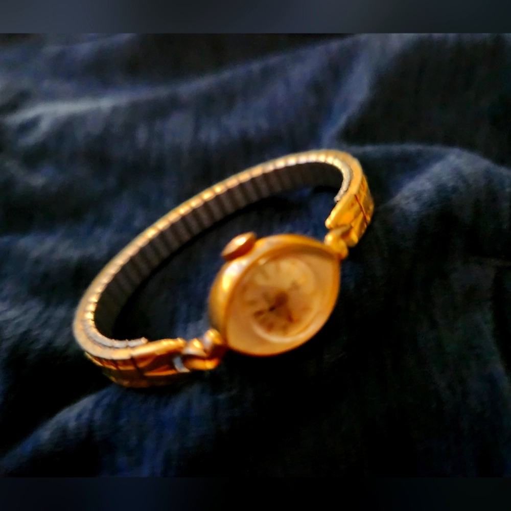 Ladies Dainty Watch